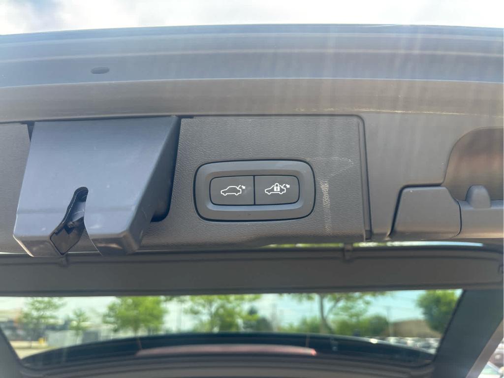 used 2023 Volvo XC60 car, priced at $31,794