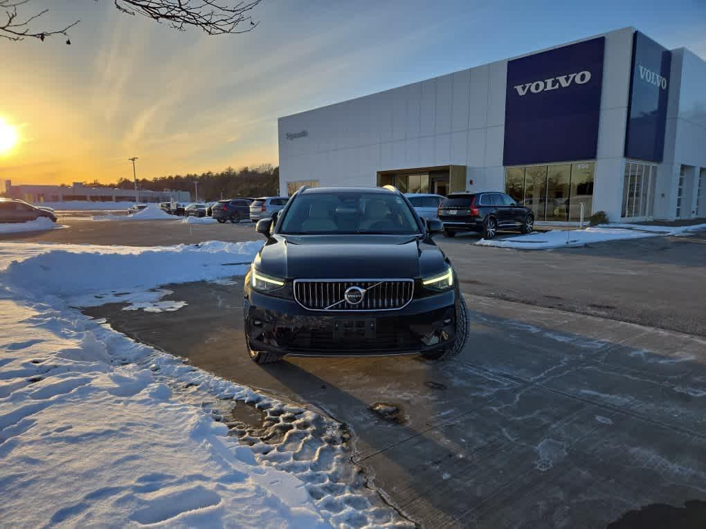 used 2023 Volvo XC40 car, priced at $28,100