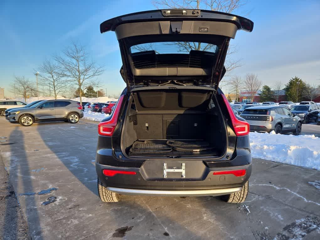 used 2023 Volvo XC40 car, priced at $28,100