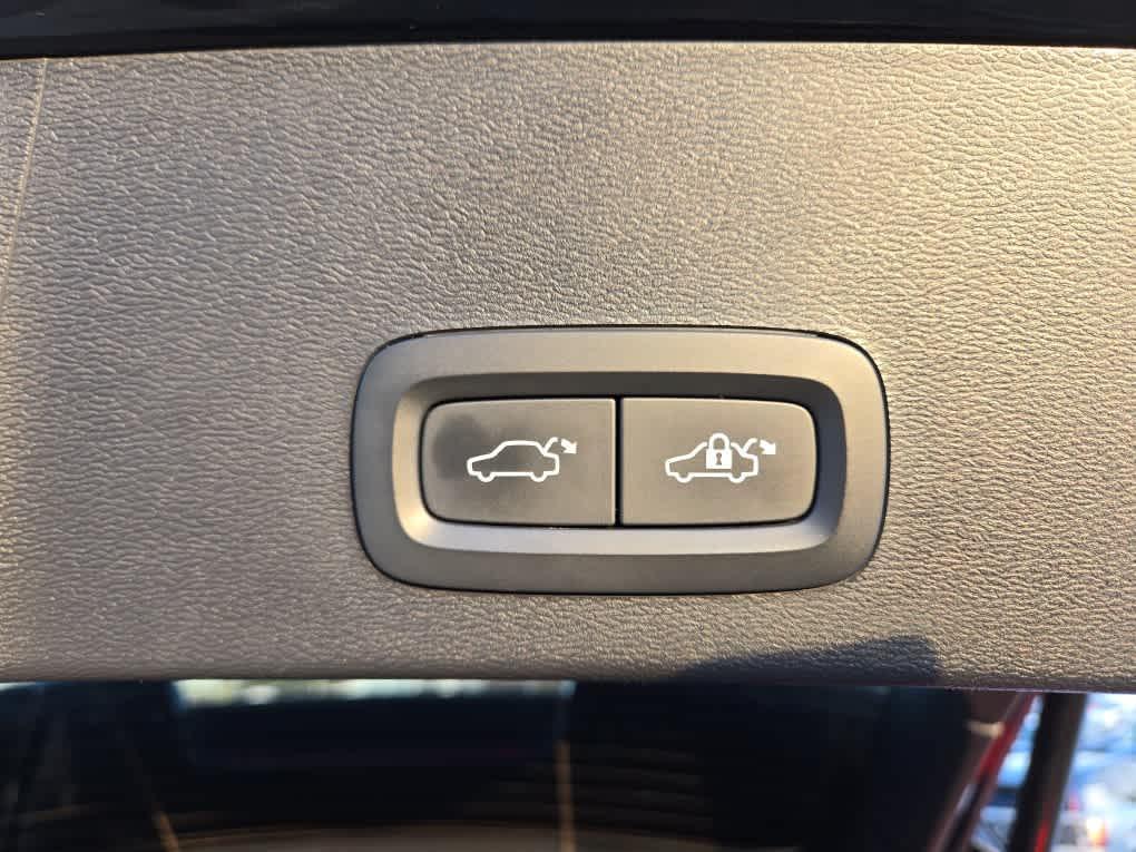 used 2023 Volvo XC40 car, priced at $28,100