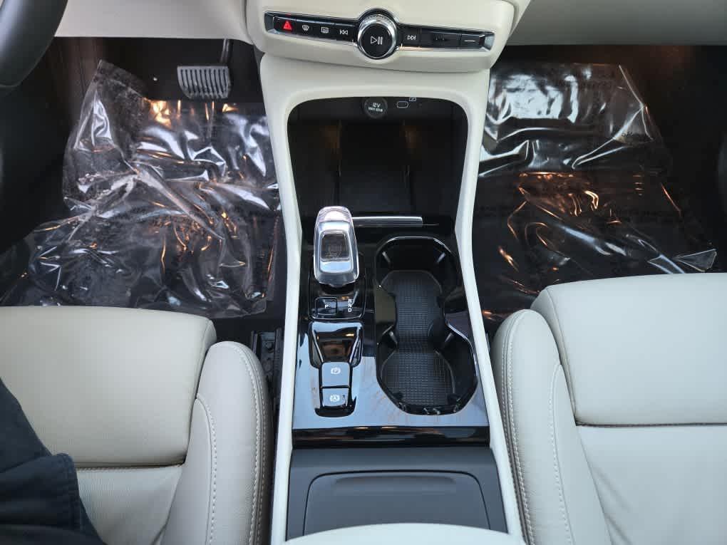 used 2023 Volvo XC40 car, priced at $28,100