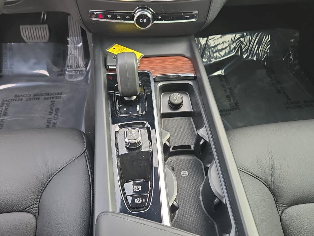 used 2025 Volvo V60 Cross Country car, priced at $39,500