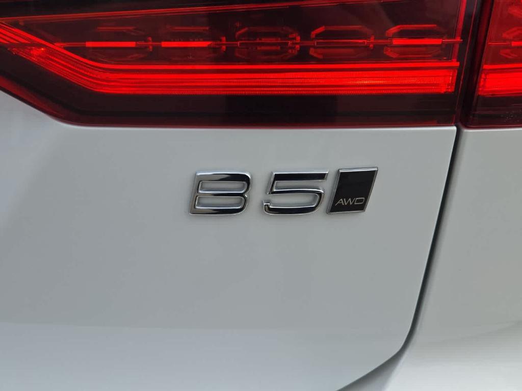 used 2025 Volvo V60 Cross Country car, priced at $39,500