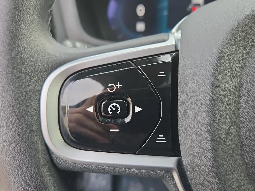 used 2025 Volvo V60 Cross Country car, priced at $39,500