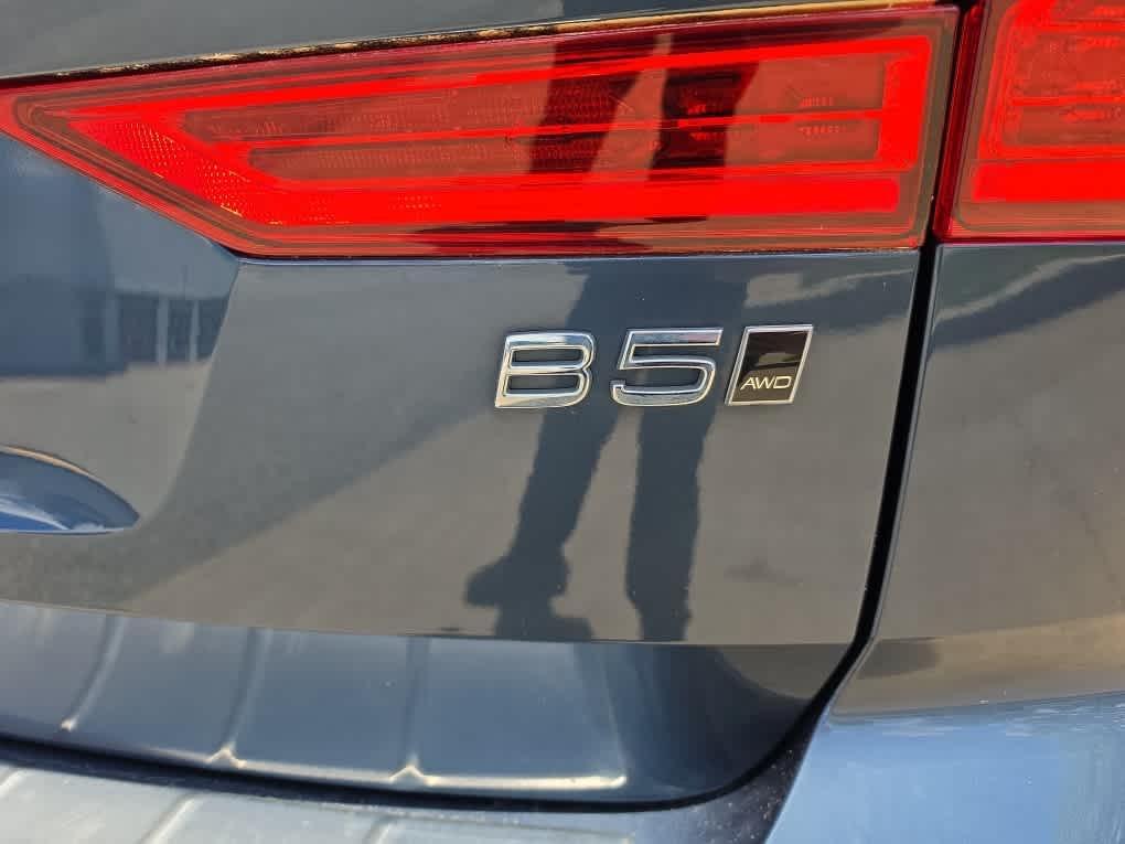used 2024 Volvo XC60 car, priced at $34,094