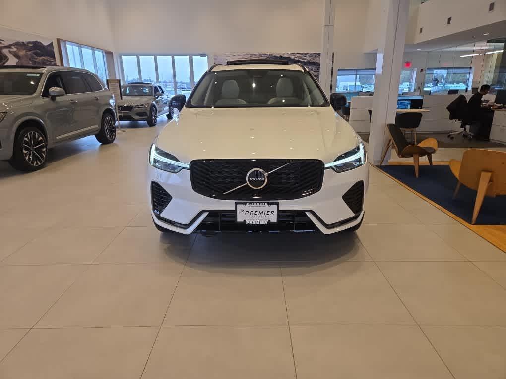 new 2026 Volvo XC60 Plug-In Hybrid car, priced at $75,235