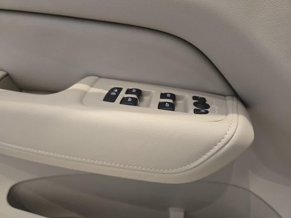 new 2026 Volvo XC60 Plug-In Hybrid car, priced at $75,235