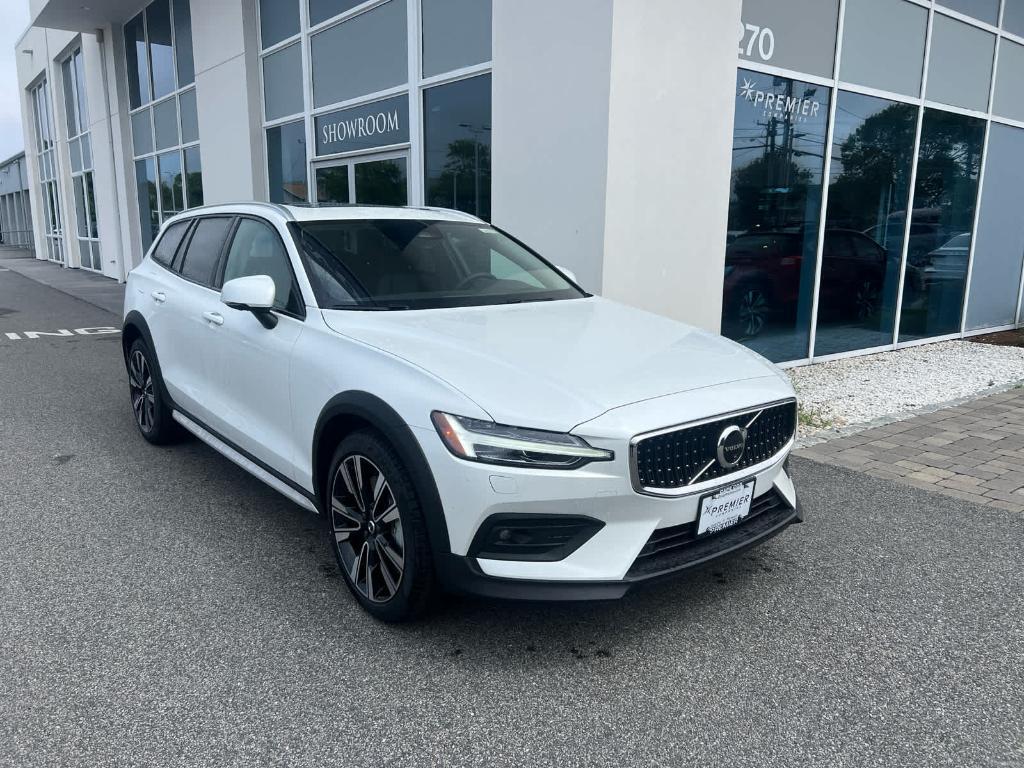 new 2025 Volvo V60 Cross Country car, priced at $58,905