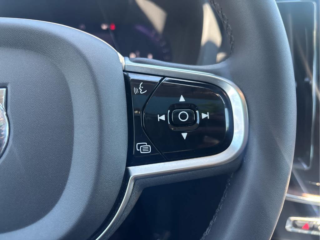 used 2023 Volvo XC60 car, priced at $36,094