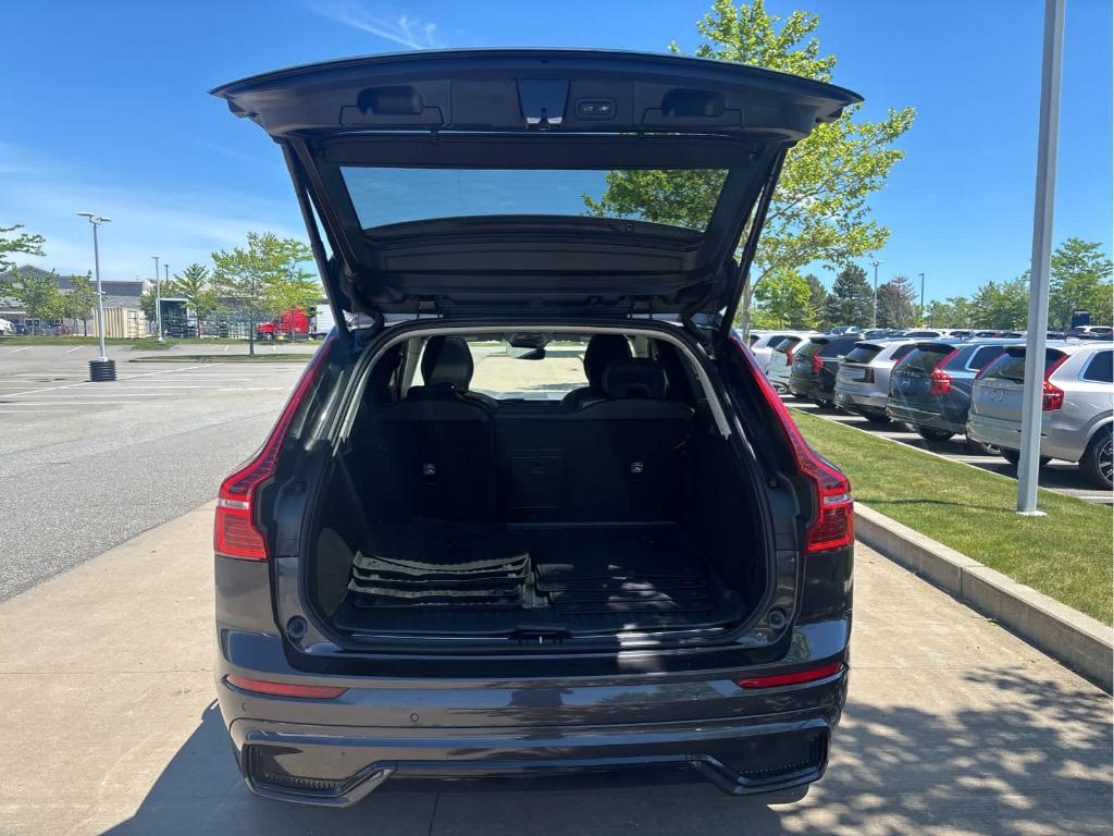 used 2023 Volvo XC60 car, priced at $36,094