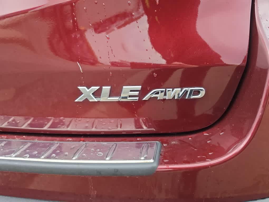 used 2014 Toyota Highlander car, priced at $18,900