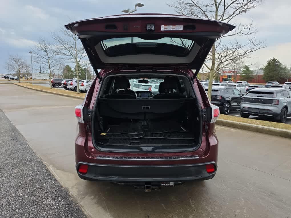 used 2014 Toyota Highlander car, priced at $18,900