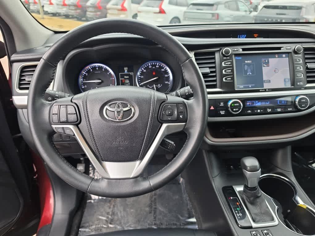 used 2014 Toyota Highlander car, priced at $18,900