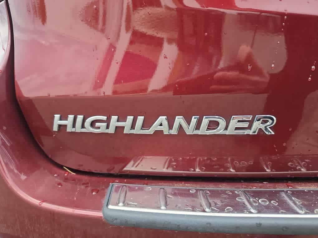 used 2014 Toyota Highlander car, priced at $18,900