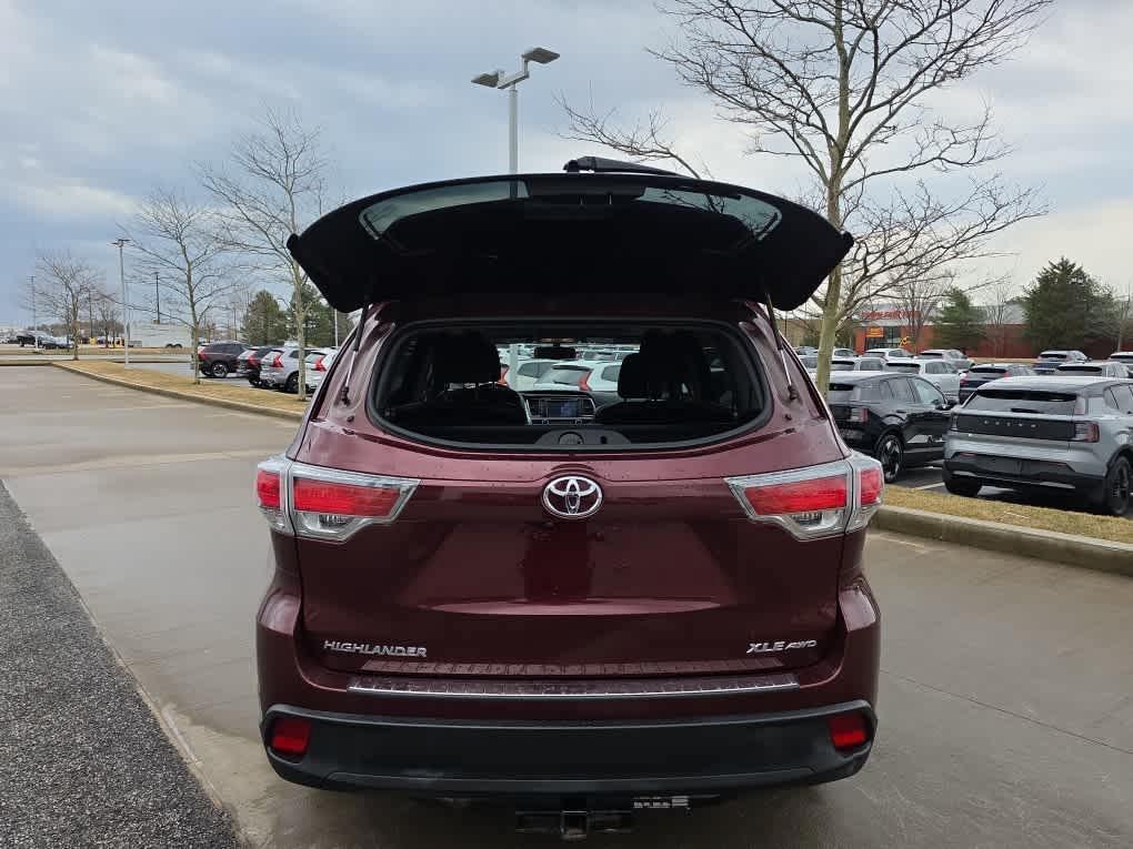 used 2014 Toyota Highlander car, priced at $18,900