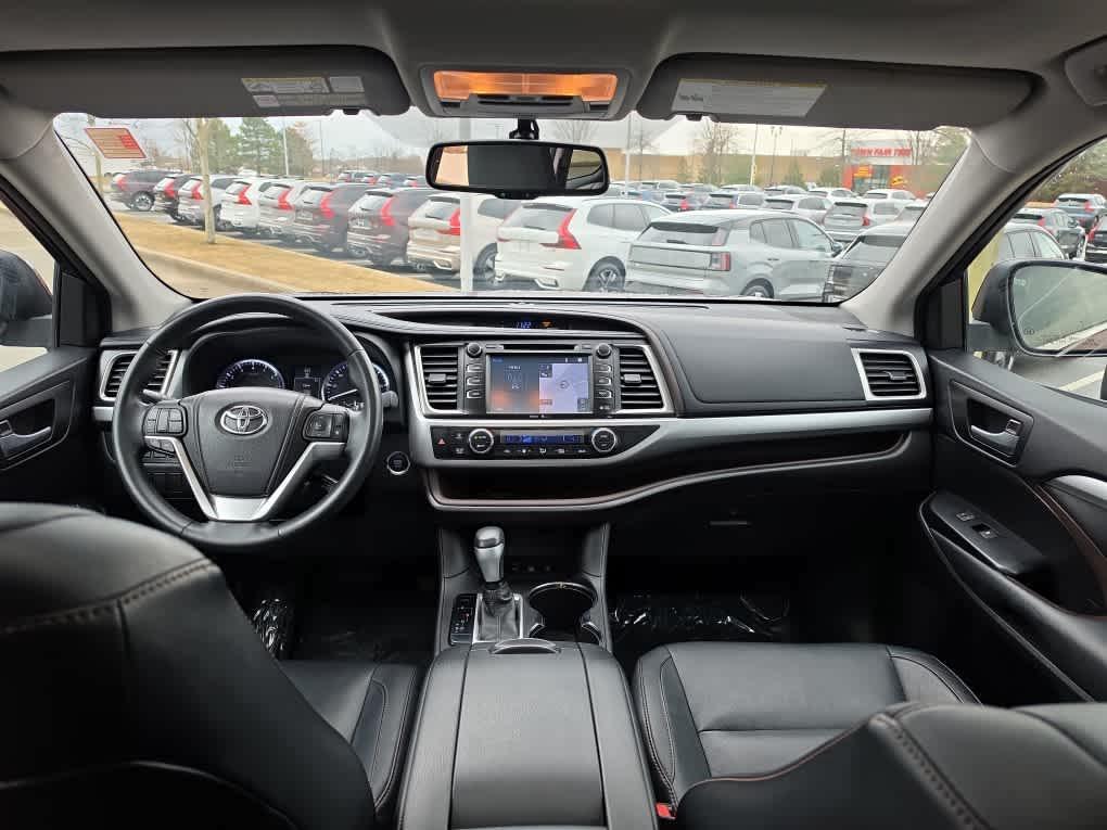 used 2014 Toyota Highlander car, priced at $18,900