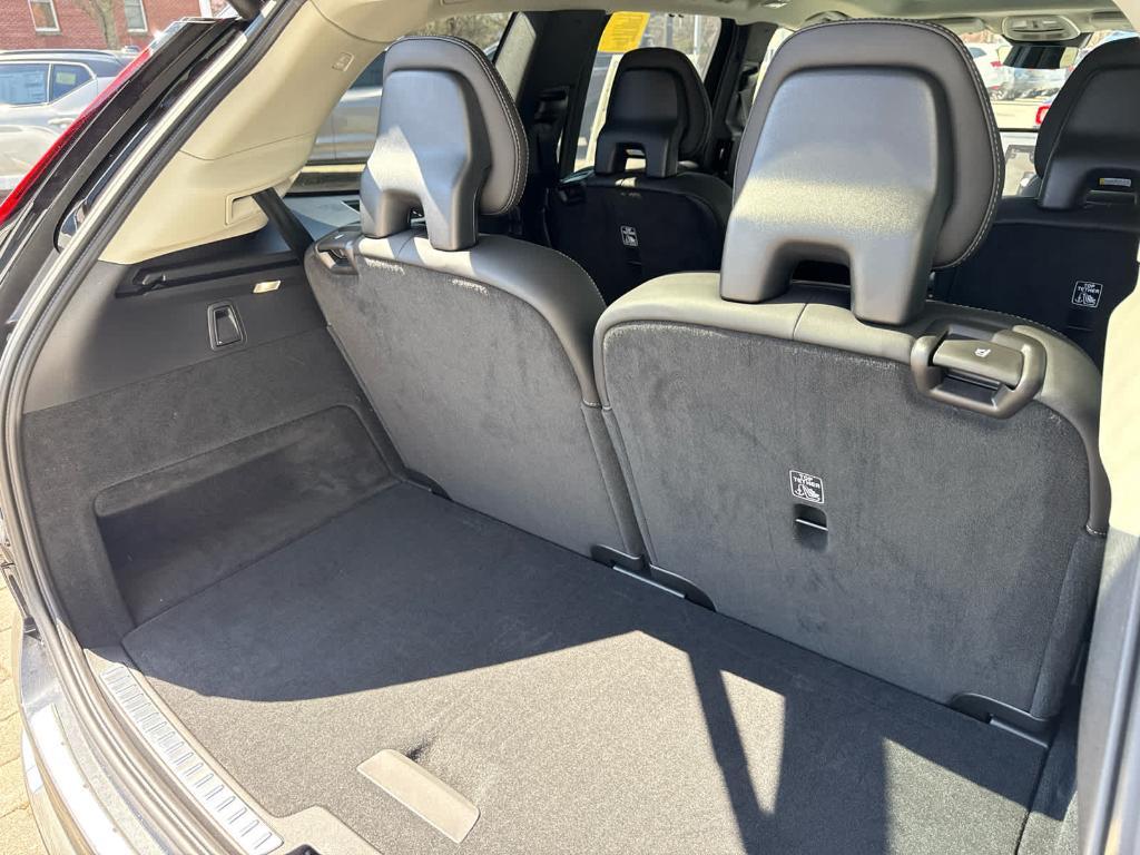 new 2026 Volvo XC90 Plug-In Hybrid car, priced at $87,224