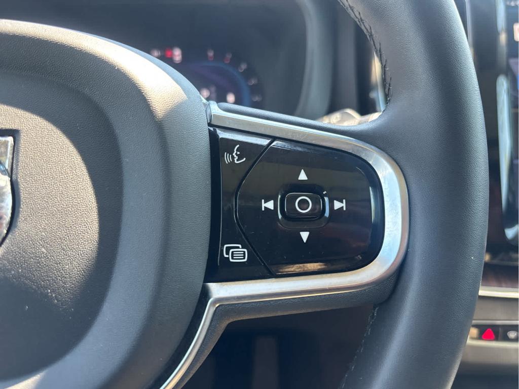 used 2023 Volvo XC60 car, priced at $35,794