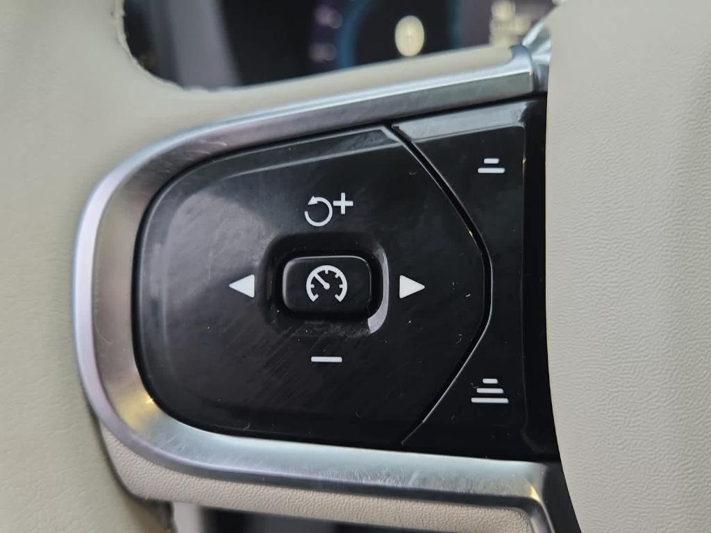 used 2023 Volvo XC60 car, priced at $35,500