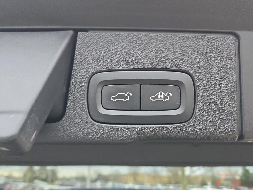 used 2023 Volvo XC60 car, priced at $35,500