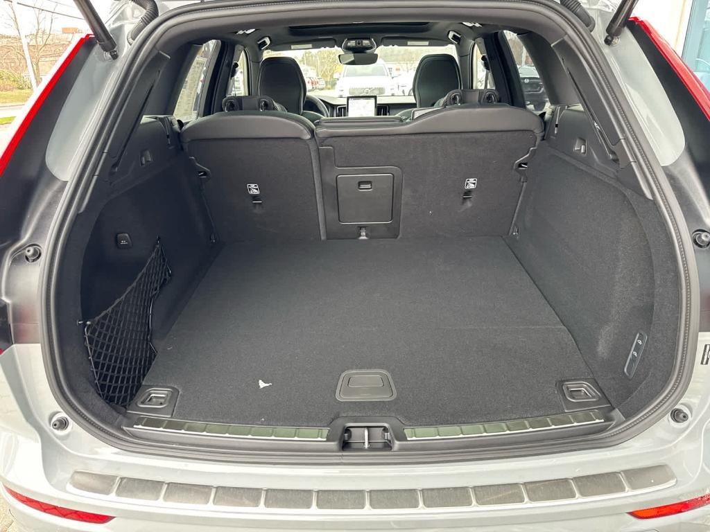 new 2026 Volvo XC60 Plug-In Hybrid car, priced at $77,834