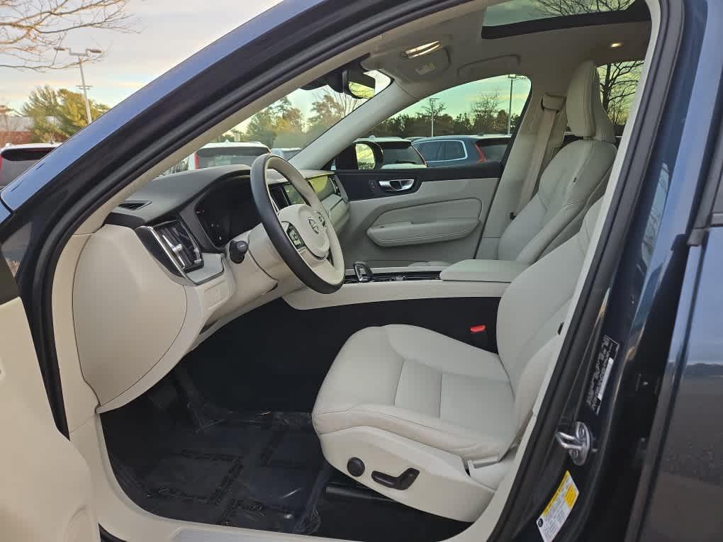 used 2023 Volvo XC60 car, priced at $33,700