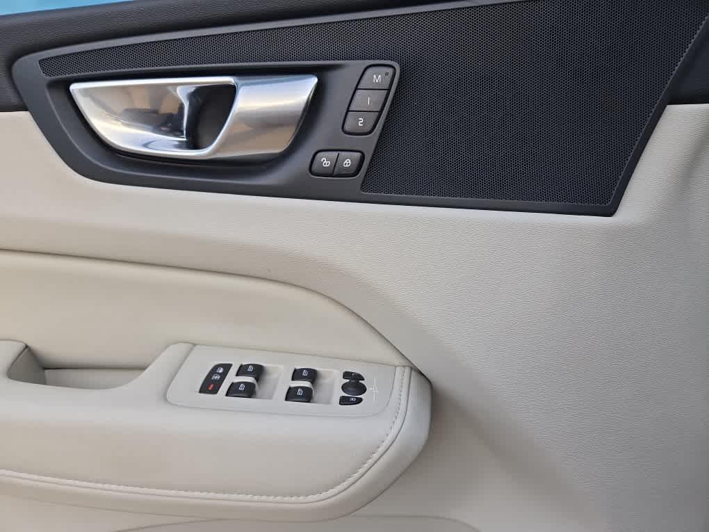 used 2023 Volvo XC60 car, priced at $33,700