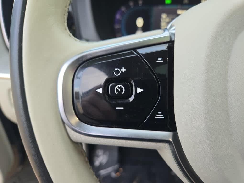 used 2023 Volvo XC60 car, priced at $33,700