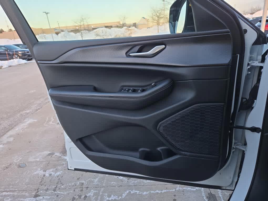 used 2023 Jeep Grand Cherokee L car, priced at $30,500