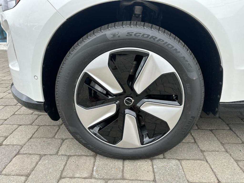 new 2026 Volvo EX90 car, priced at $84,184