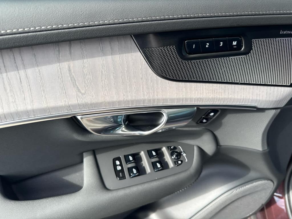 new 2026 Volvo XC90 Plug-In Hybrid car, priced at $87,094