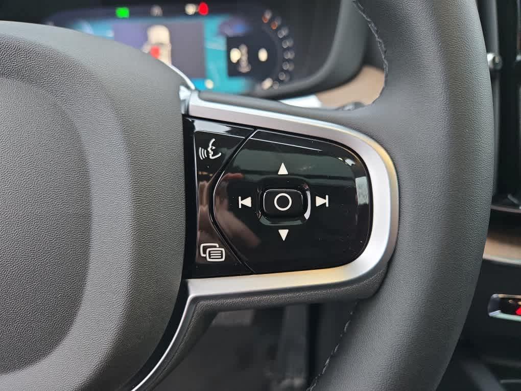 new 2026 Volvo XC60 car, priced at $59,084