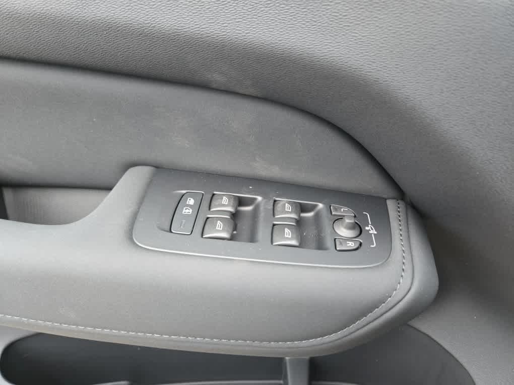 new 2026 Volvo XC60 car, priced at $59,084