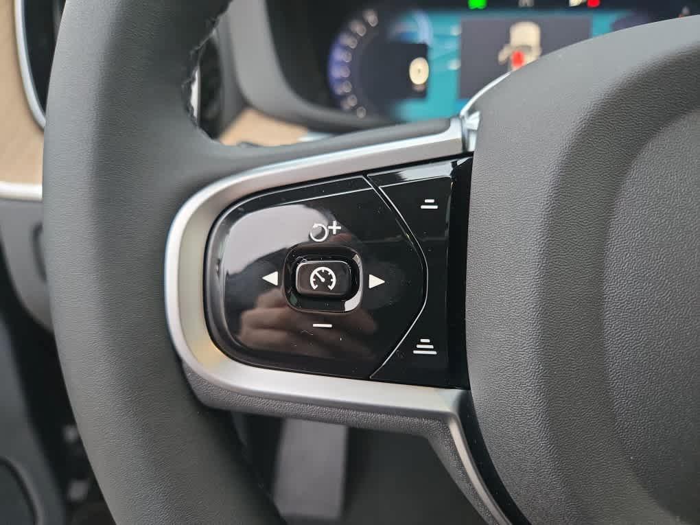 new 2026 Volvo XC60 car, priced at $59,084