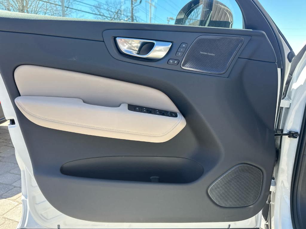 new 2026 Volvo XC60 car, priced at $58,954
