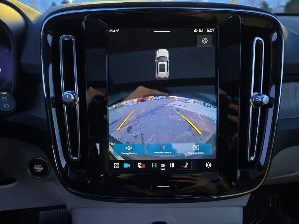 used 2023 Volvo XC40 car, priced at $28,200