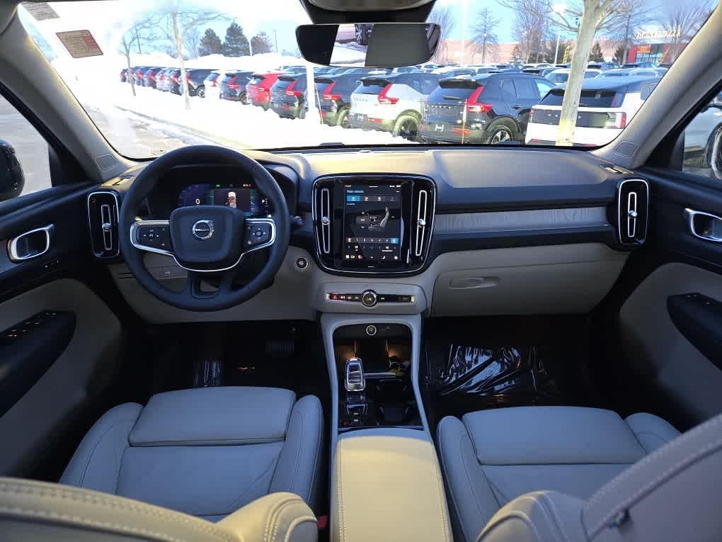 used 2023 Volvo XC40 car, priced at $28,200