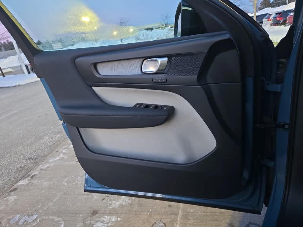 used 2023 Volvo XC40 car, priced at $28,200