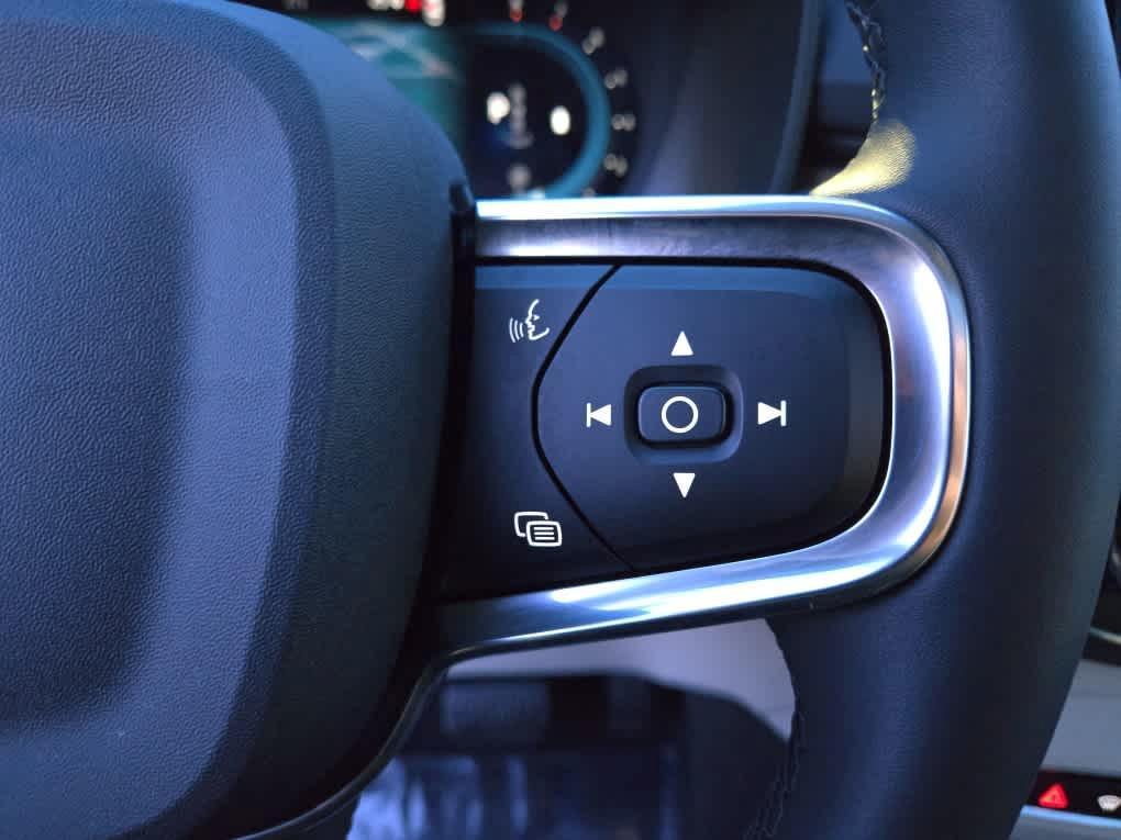 used 2023 Volvo XC40 car, priced at $28,200