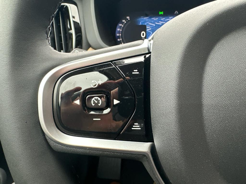 new 2026 Volvo XC60 car, priced at $59,084