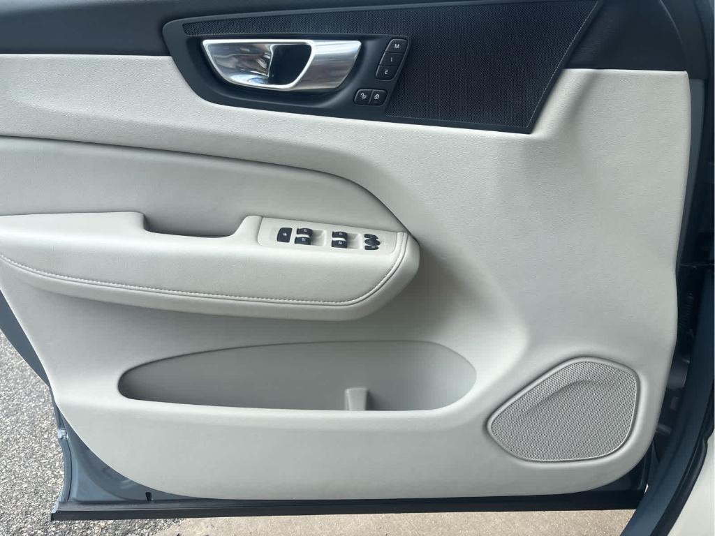 used 2023 Volvo XC60 car, priced at $33,094
