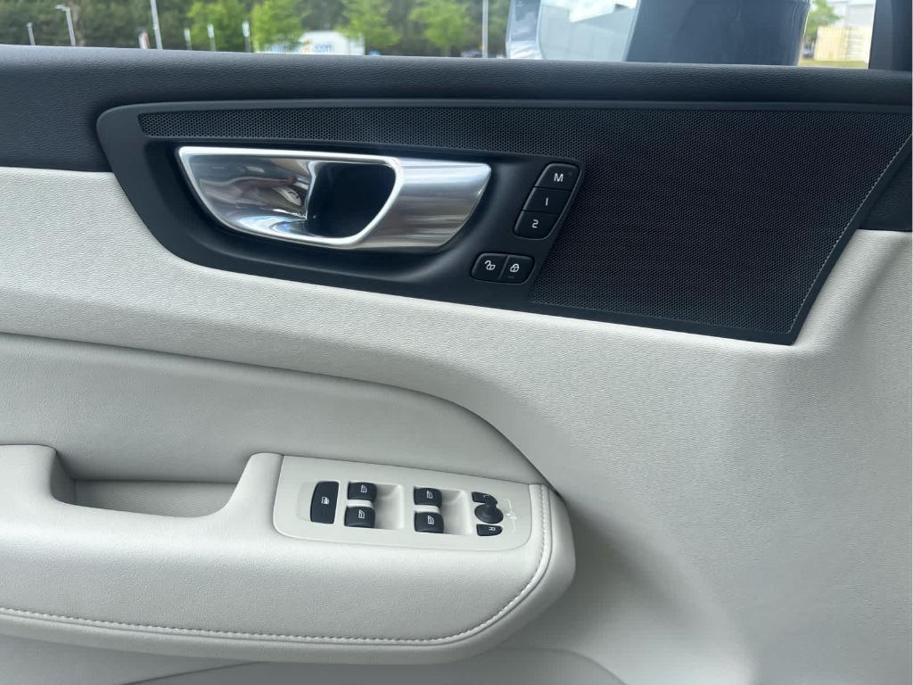 used 2023 Volvo XC60 car, priced at $33,094