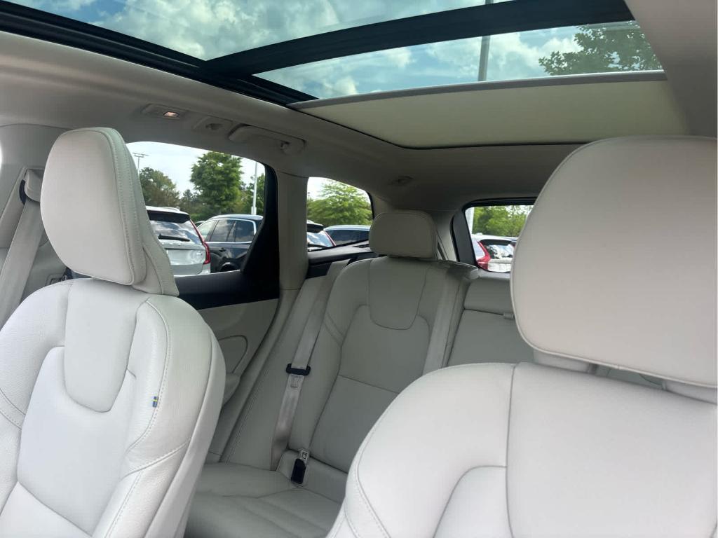 used 2023 Volvo XC60 car, priced at $33,094