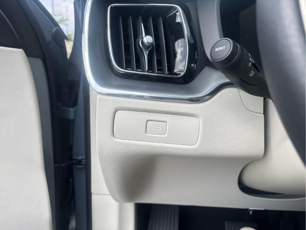 used 2023 Volvo XC60 car, priced at $33,094