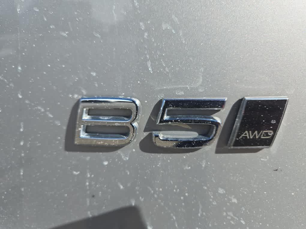 used 2023 Volvo XC40 car, priced at $27,800