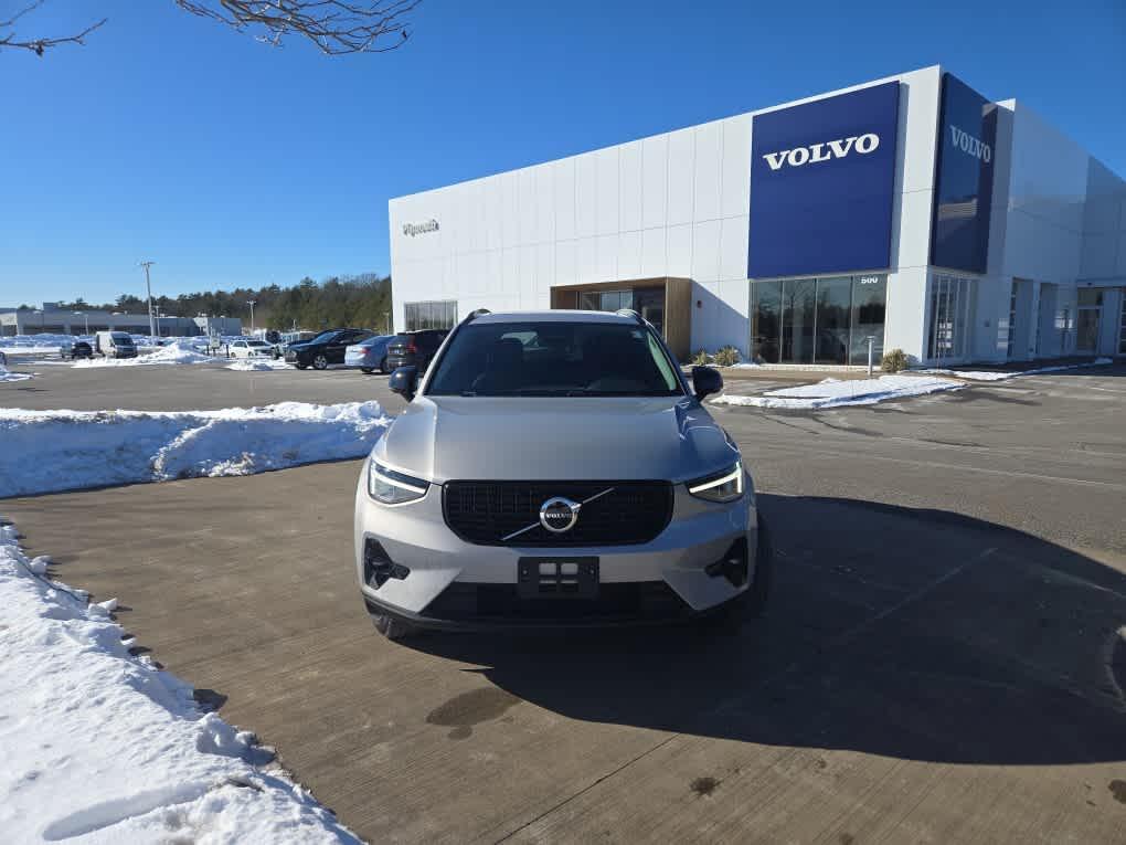 used 2023 Volvo XC40 car, priced at $27,800