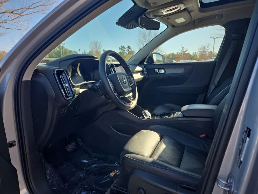 used 2023 Volvo XC40 car, priced at $27,800