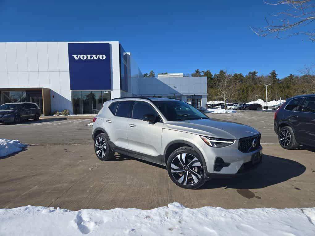 used 2023 Volvo XC40 car, priced at $27,800