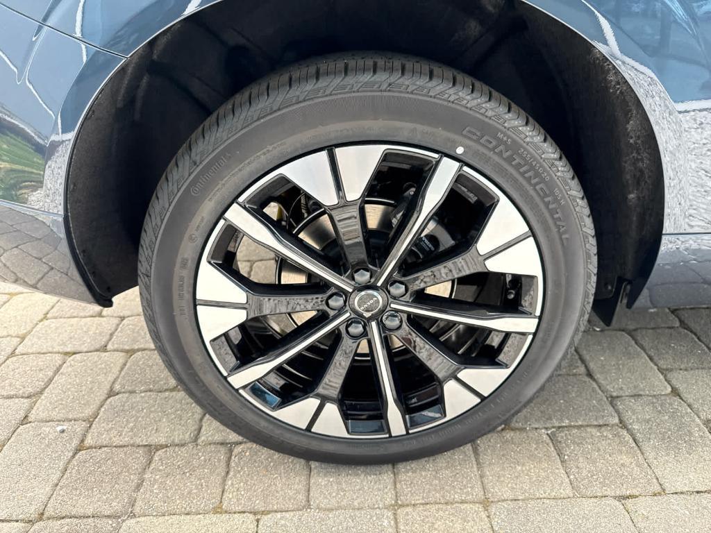 new 2026 Volvo XC60 car, priced at $59,884