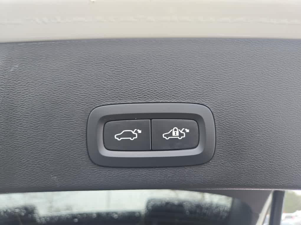 used 2023 Volvo XC40 car, priced at $26,900